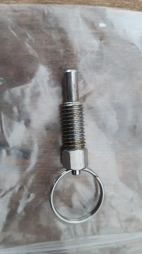 Tornillo de pedal